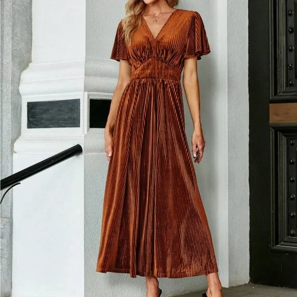 Luxe Velvet Smocked Ruched Butterfly Sleeve Wedding Evening Party Formal Dress - Picture 2 of 4